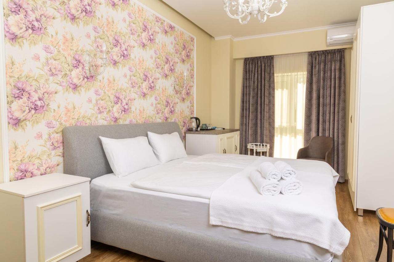 Rose Hotel Vake Τυφλίδα Δωμάτιο φωτογραφία
