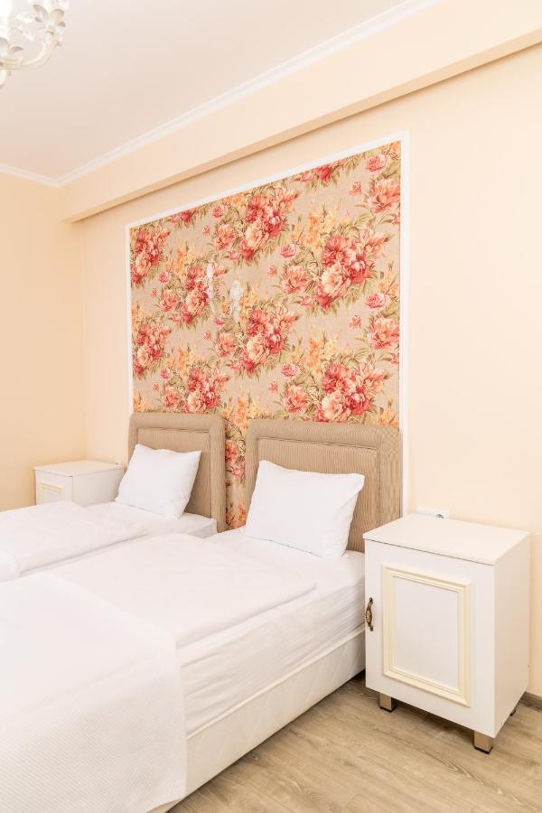 Rose Hotel Vake Τυφλίδα Εξωτερικό φωτογραφία